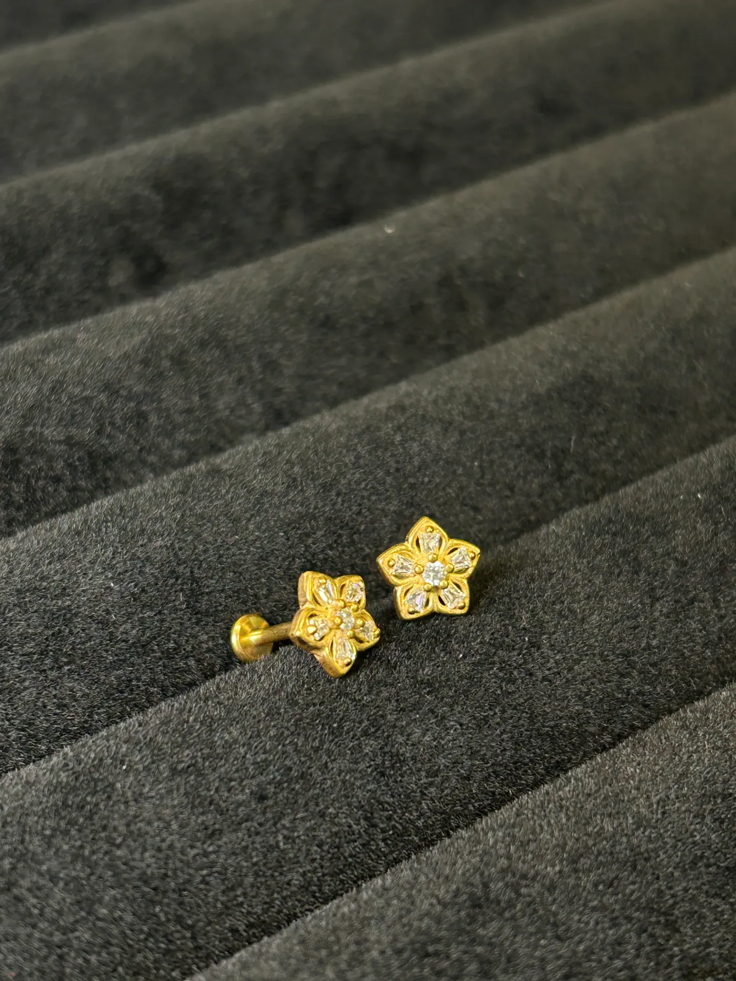 Premium Floral Crystal Stud – Gold Finish Surgical Steel